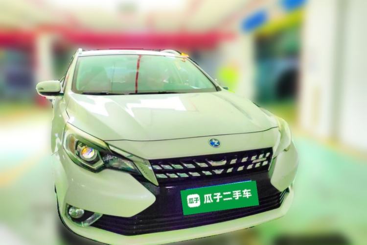 Used Venucia T90 2017 2.0L CVT Smart Edition Front Right 45 Deg