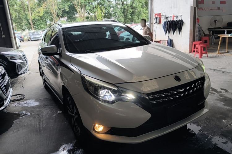 Used Venucia T90 2017 2.0L CVT Leading Edition Front Right 45 Deg
