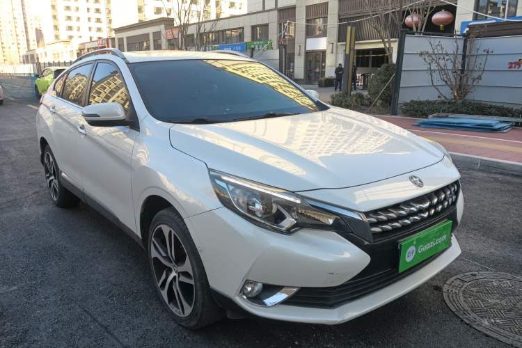 Used Venucia T90 2017 2.0L CVT Leading Edition Front Right 45 Deg