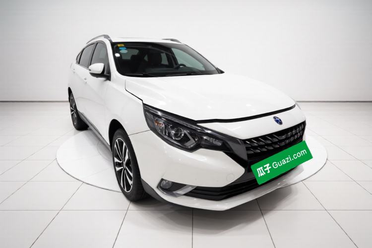 Used Venucia T90 2017 2.0L CVT Smart Edition Front Right 45 Deg