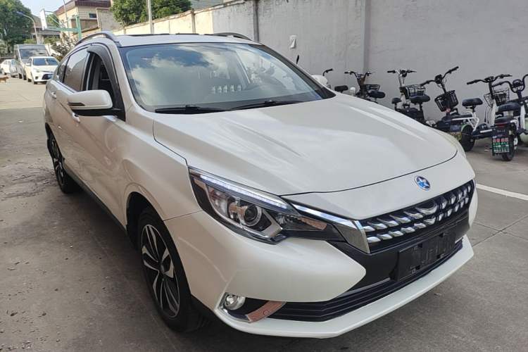 Used Venucia T90 2017 2.0L CVT Smart Edition Front Right 45 Deg