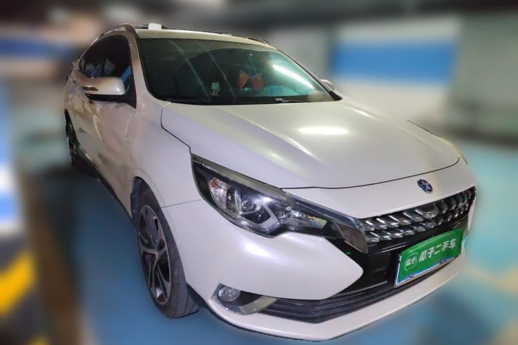 Used Venucia T90 2017 2.0L CVT Leading Edition Front Right 45 Deg