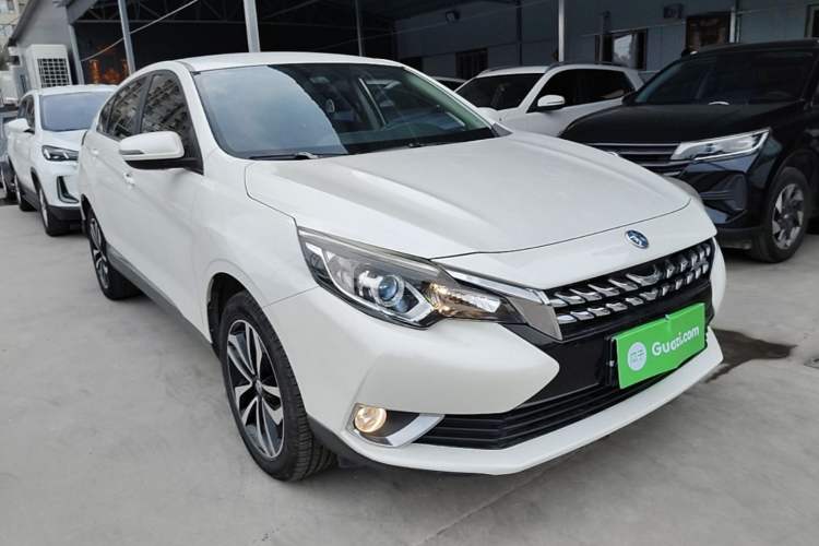 Used Venucia T90 2017 2.0L Manual Fashion Edition Front Right 45 Deg