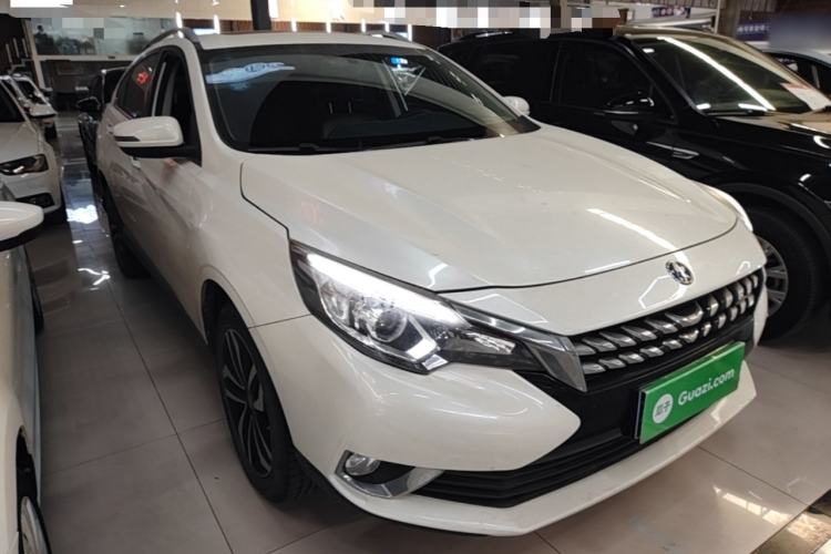 Used Venucia T90 2017 2.0L Manual ZhiShang Edition Front Right 45 Deg