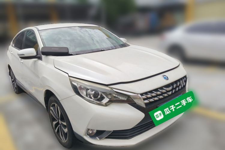 Used Venucia T90 2017 2.0L CVT Fashion Edition Front Right 45 Deg