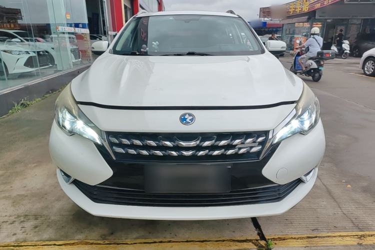 Used Venucia T90 2017 2.0L CVT Smart Edition Front