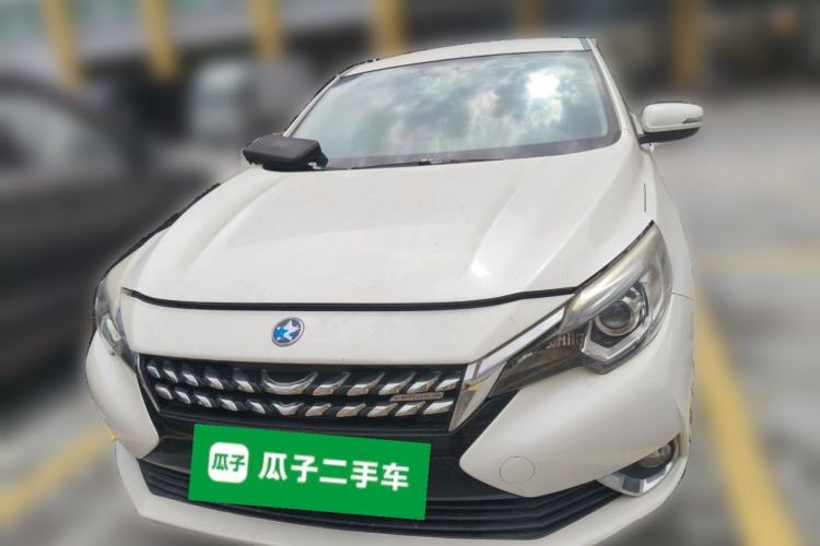 Used Venucia T90 2017 2.0L CVT Fashion Edition Front