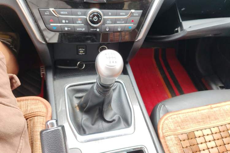 Used Venucia T90 2017 2.0L Manual ZhiShang Edition Gear Lever