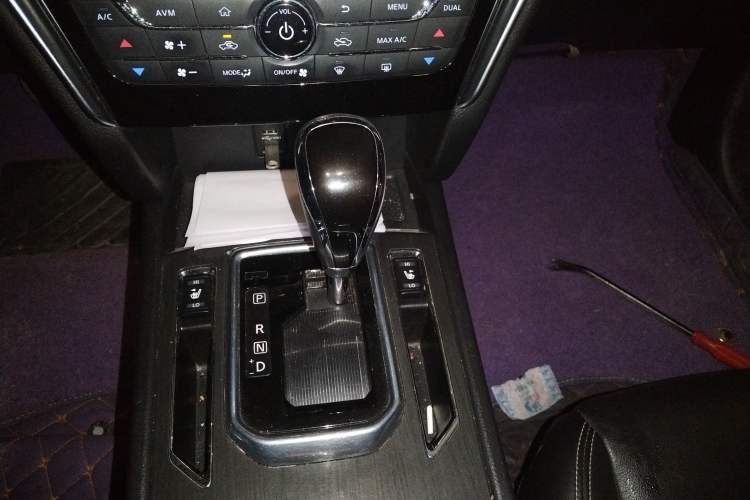 Used Venucia T90 2017 2.0L CVT Leading Edition Gear Lever