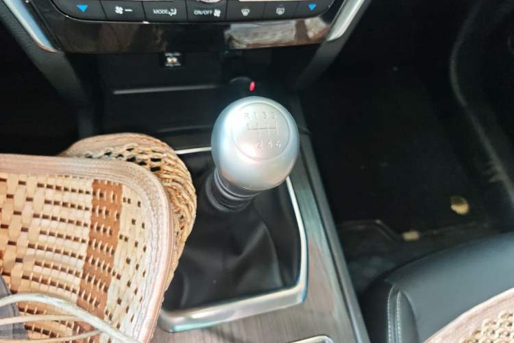 Used Venucia T90 2017 2.0L Manual ZhiShang Edition Gear Lever