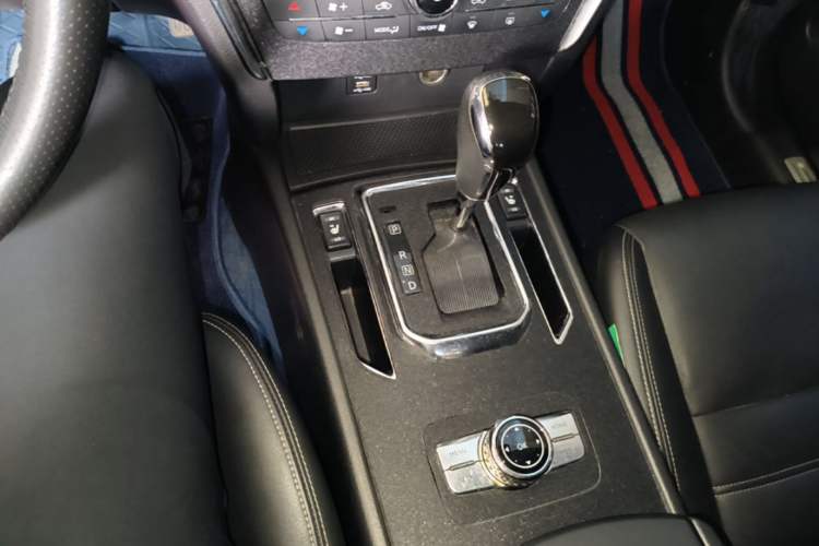 Used Venucia T90 2017 2.0L CVT Leading Edition Gear Lever