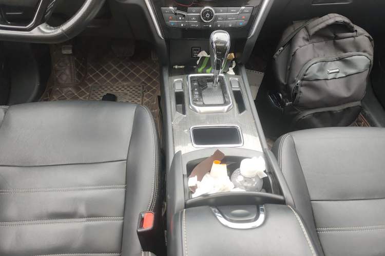 Used Venucia T90 2017 2.0L CVT Smart Edition Gear Lever