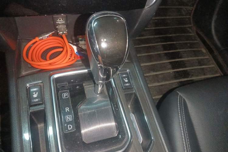 Used Venucia T90 2017 2.0L CVT Leading Edition Gear Lever