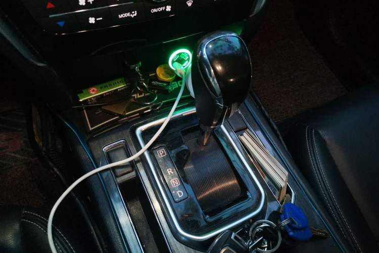 Used Venucia T90 2017 2.0L CVT Smart Edition Gear Lever