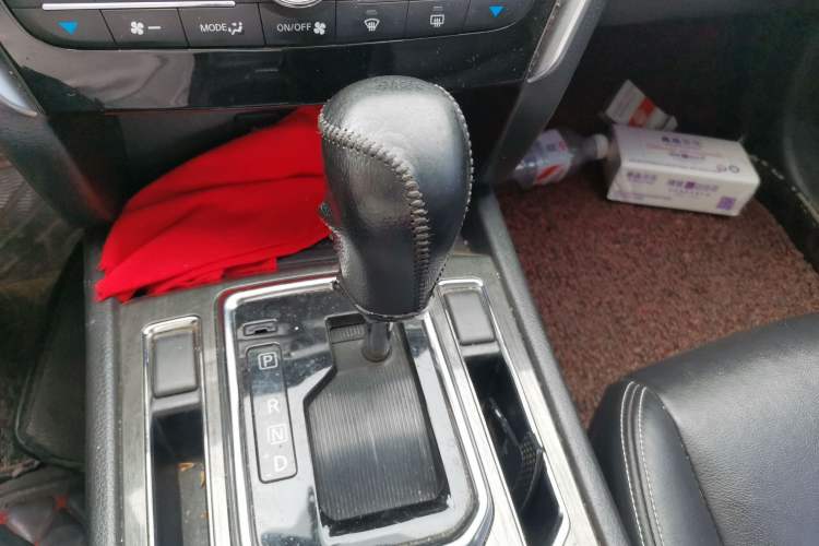 Used Venucia T90 2017 2.0L CVT Smart Edition Gear Lever