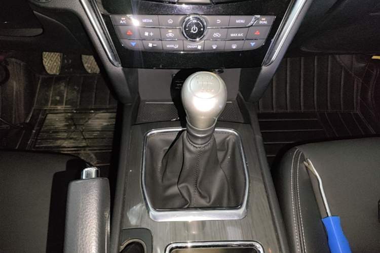 Used Venucia T90 2017 2.0L Manual ZhiShang Edition Gear Lever