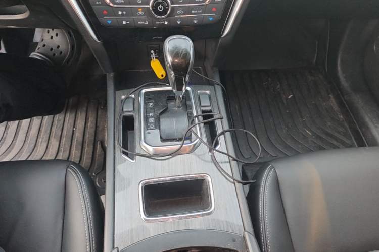 Used Venucia T90 2017 2.0L CVT Smart Edition Gear Lever