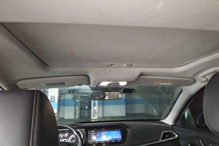 Used Venucia T90 2017 2.0L CVT Smart Edition Headliner