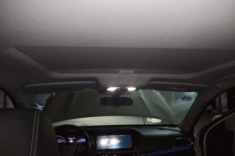 Used Venucia T90 2017 2.0L CVT Leading Edition Headliner
