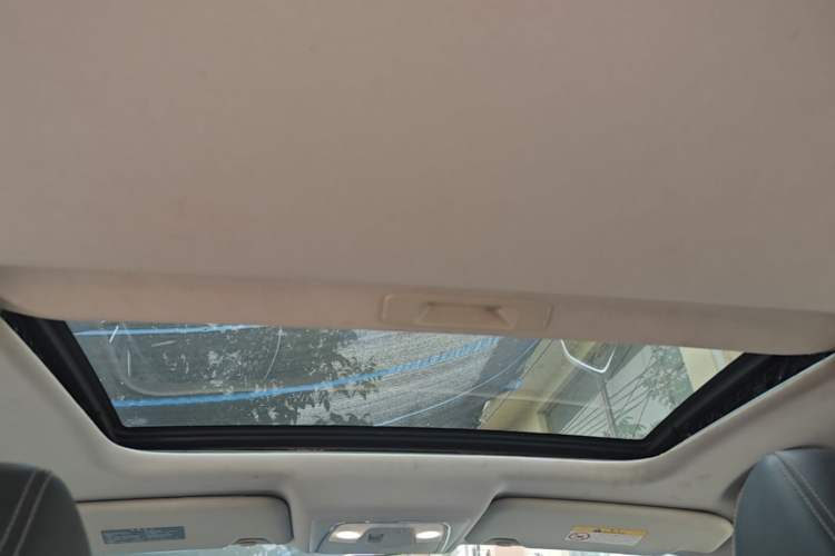 Used Venucia T90 2017 2.0L Manual ZhiShang Edition Headliner