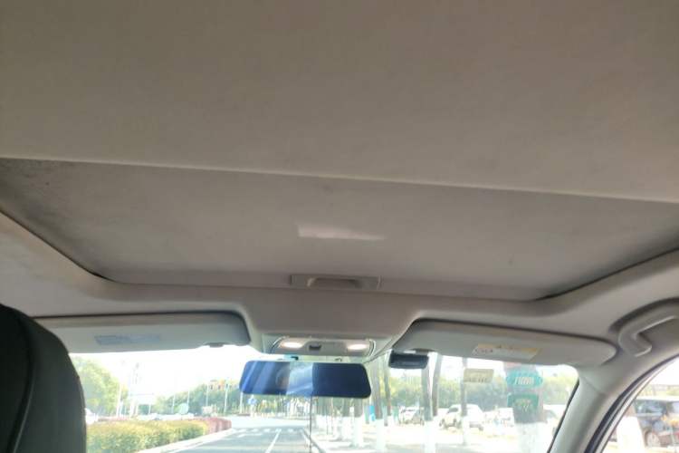 Used Venucia T90 2017 2.0L CVT Smart Edition Headliner