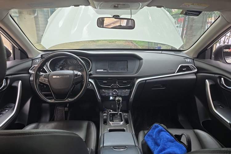 Used Venucia T90 2017 2.0L CVT Smart Edition Headliner