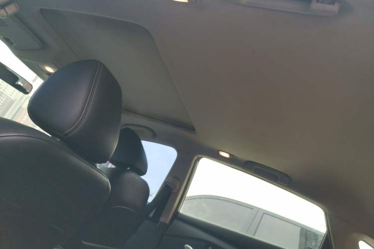 Used Venucia T90 2017 2.0L CVT Smart Edition Headliner