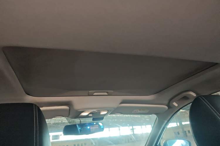 Used Venucia T90 2017 2.0L CVT Smart Edition Headliner