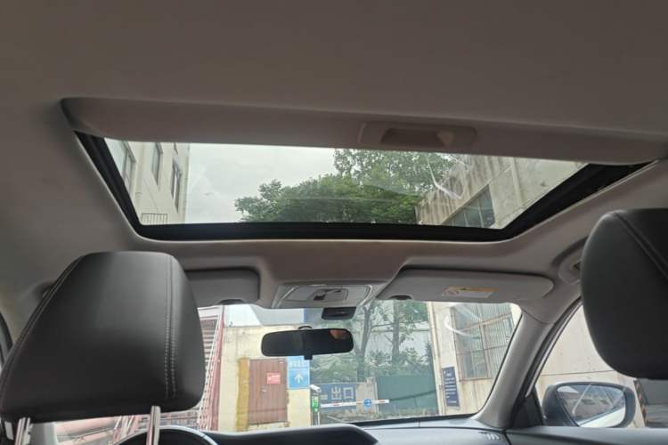 Used Venucia T90 2017 2.0L CVT Smart Edition Headliner