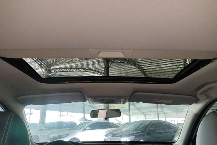 Used Venucia T90 2017 2.0L Manual ZhiShang Edition Headliner