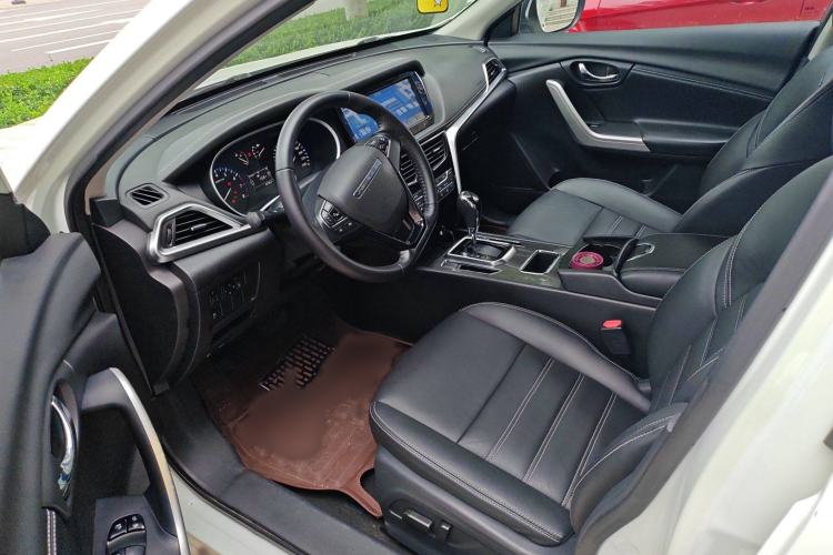 Used Venucia T90 2017 2.0L CVT Smart Edition Interior 2