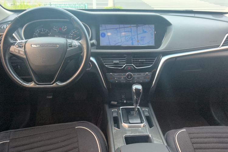 Used Venucia T90 2017 2.0L CVT Smart Edition Interior 3