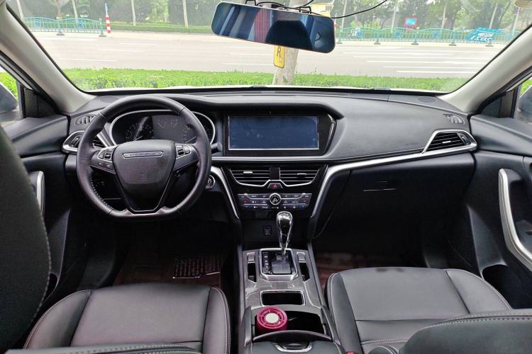 Used Venucia T90 2017 2.0L CVT Smart Edition Interior 3