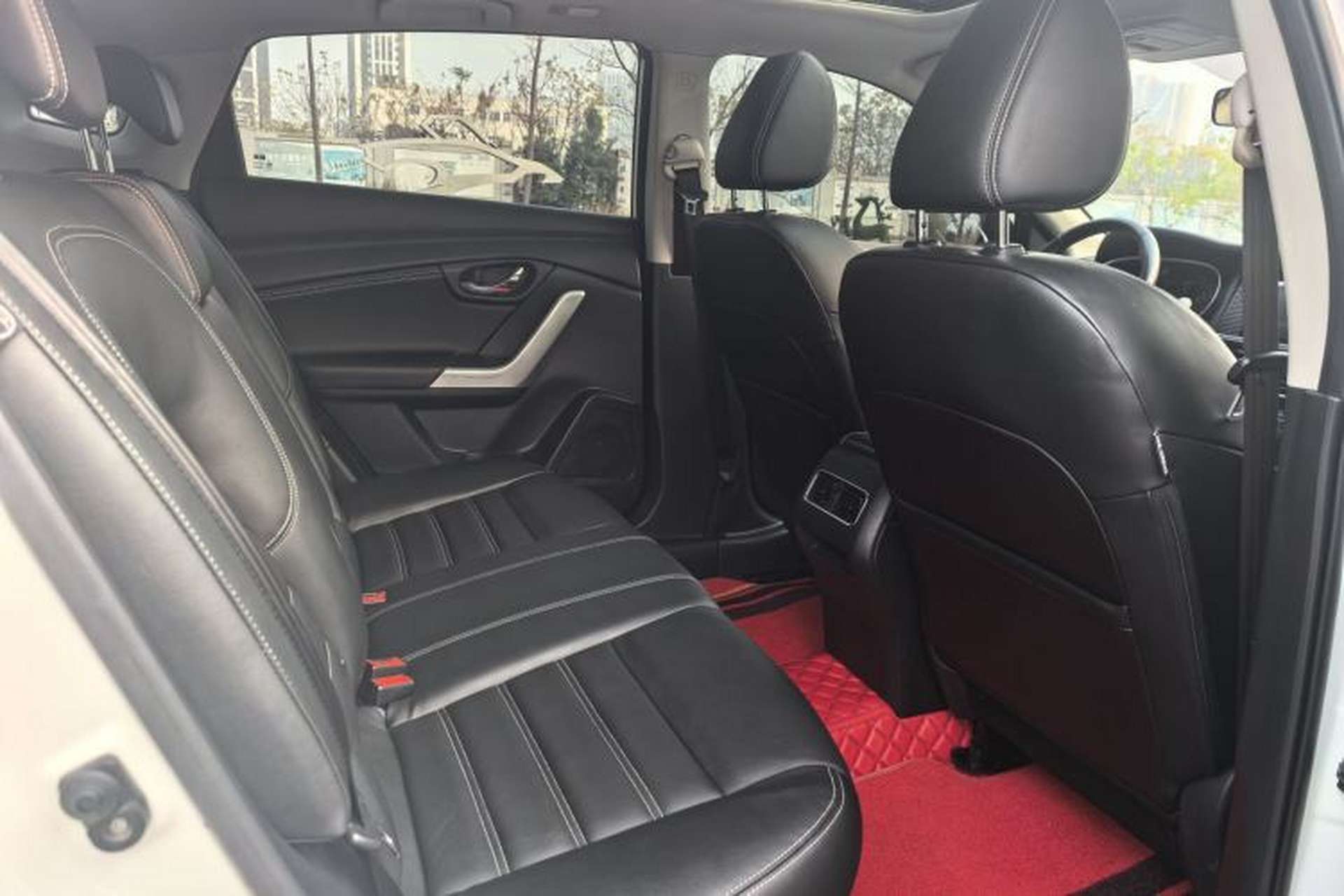 Used Venucia T90 2017 2.0L Manual ZhiShang Edition Interior 4