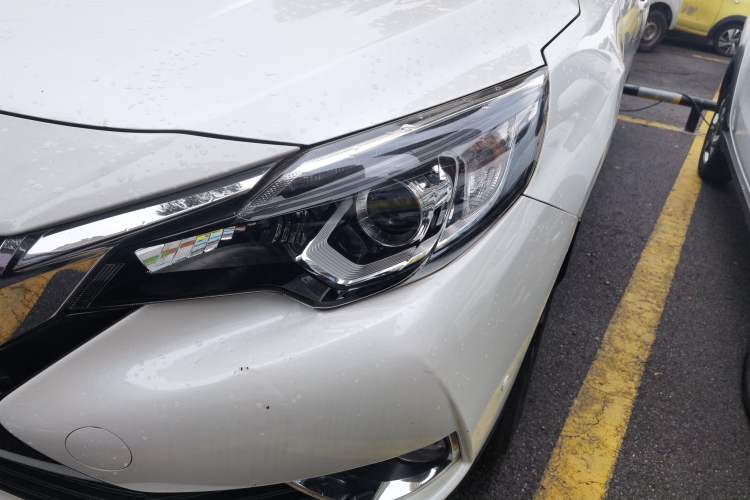 Used Venucia T90 2017 2.0L CVT Smart Edition Left Front Headlight