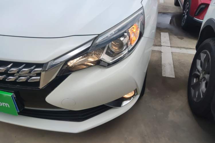 Used Venucia T90 2017 2.0L CVT Smart Edition Left Front Headlight