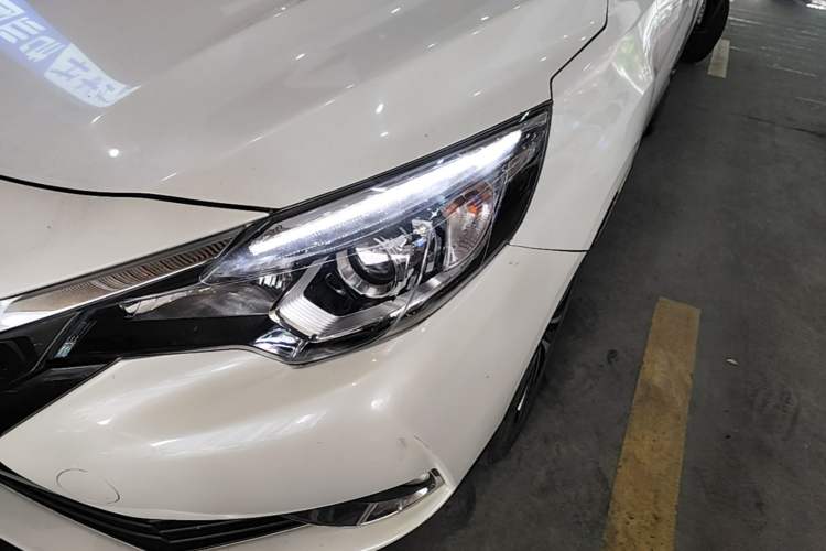 Used Venucia T90 2017 2.0L CVT Smart Edition Left Front Headlight