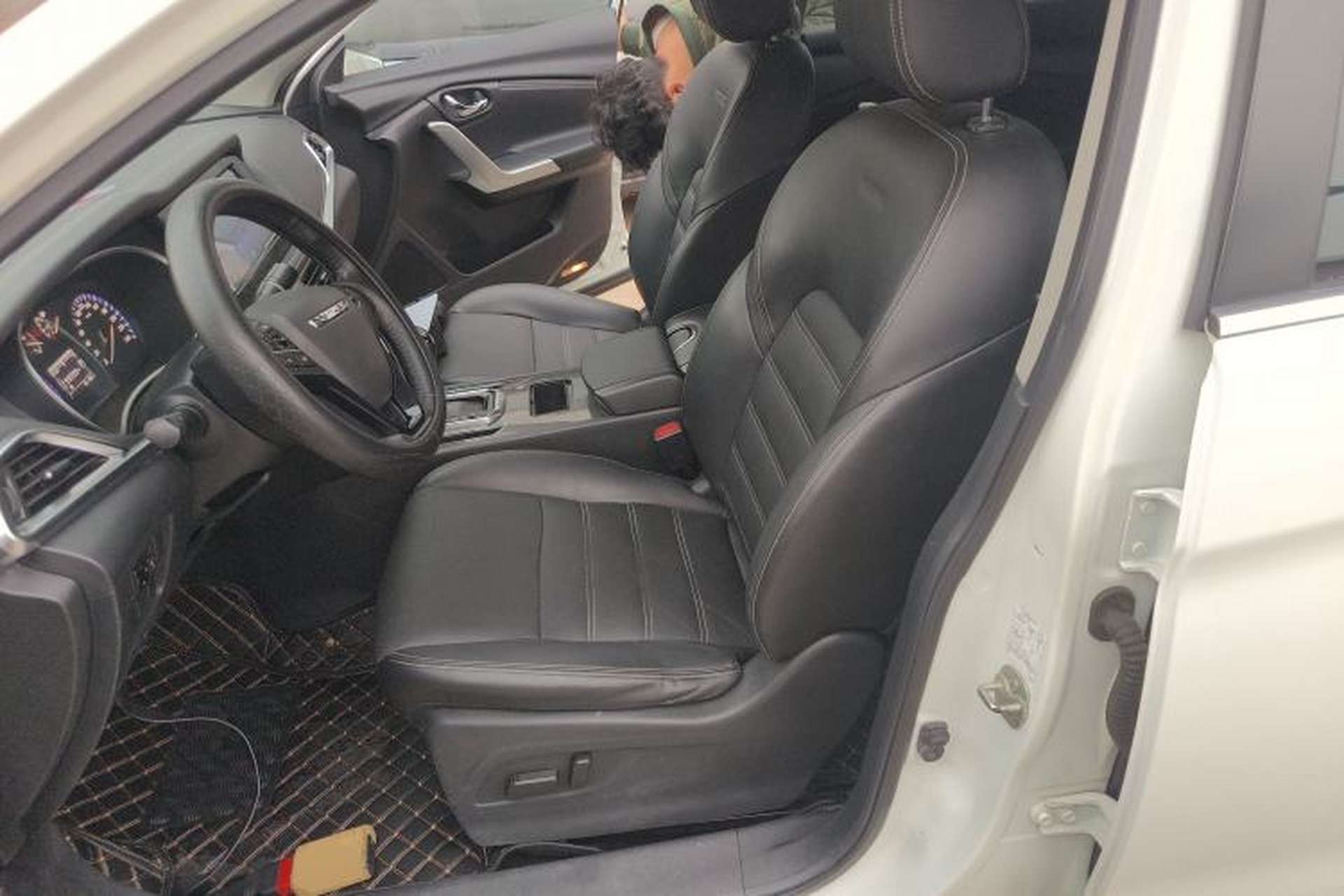 Used Venucia T90 2017 2.0L CVT Smart Edition Left Front Seat