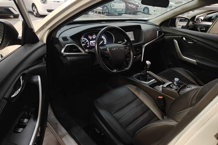 Used Venucia T90 2017 2.0L Manual ZhiShang Edition Left Front Seat