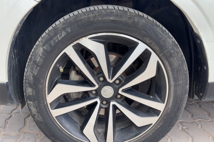 Used Venucia T90 2017 2.0L Manual ZhiShang Edition Left Front Wheel Hub