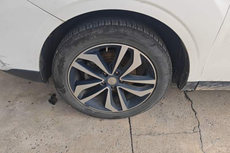 Used Venucia T90 2017 2.0L Manual ZhiShang Edition Left Front Wheel Hub