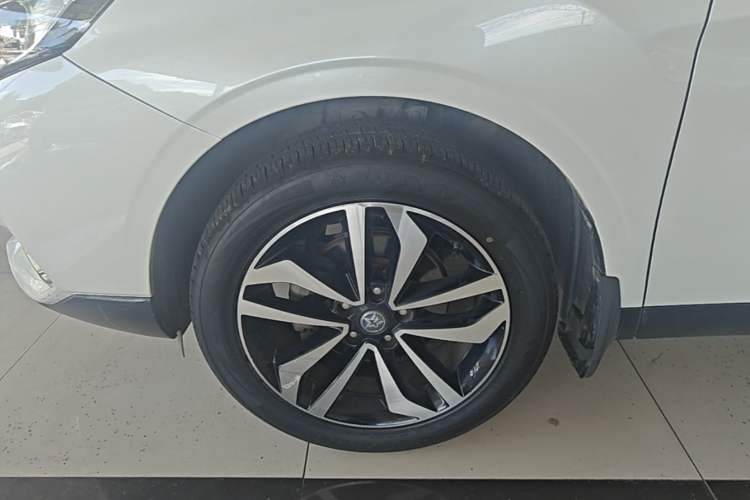 Used Venucia T90 2017 2.0L Manual ChenShang Edition Left Front Wheel Hub