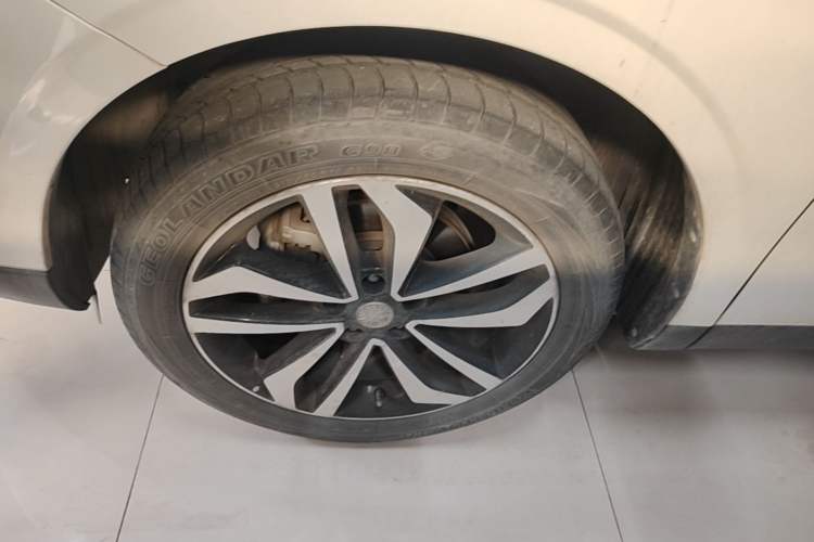 Used Venucia T90 2017 2.0L Manual ZhiShang Edition Left Front Wheel Hub