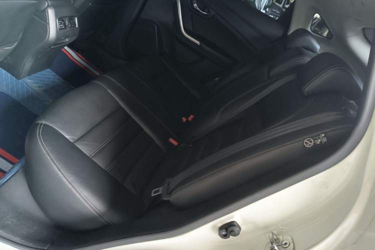 Used Venucia T90 2017 2.0L CVT Leading Edition Left Rear Seat