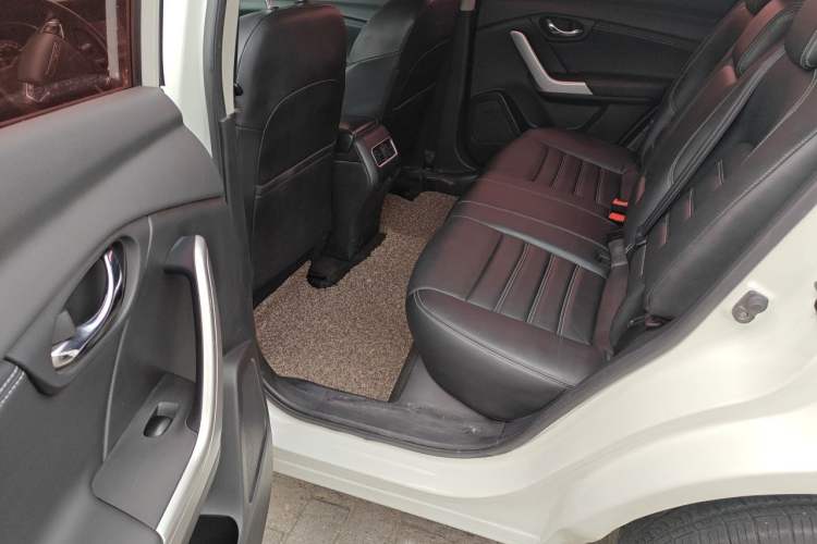 Used Venucia T90 2017 2.0L Manual ZhiShang Edition Left Rear Seat