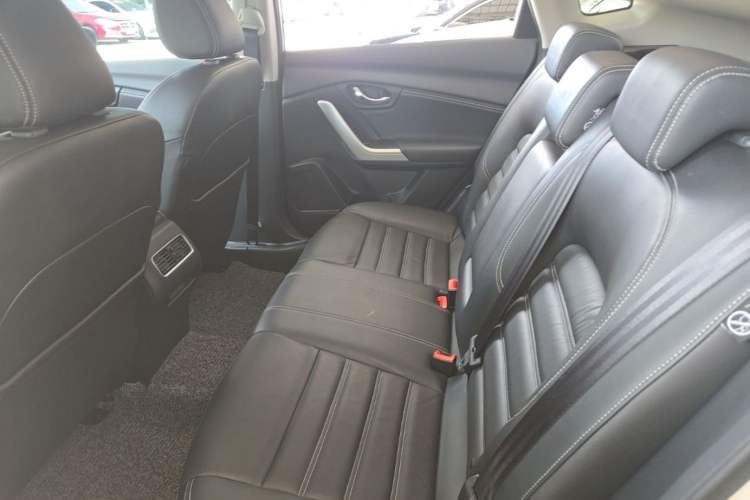 Used Venucia T90 2017 2.0L CVT Smart Edition Left Rear Seat