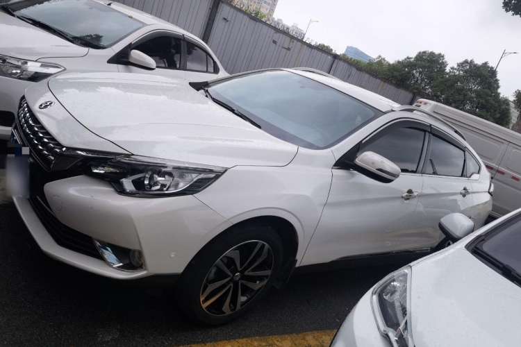 Used Venucia T90 2017 2.0L CVT Smart Edition Left Side