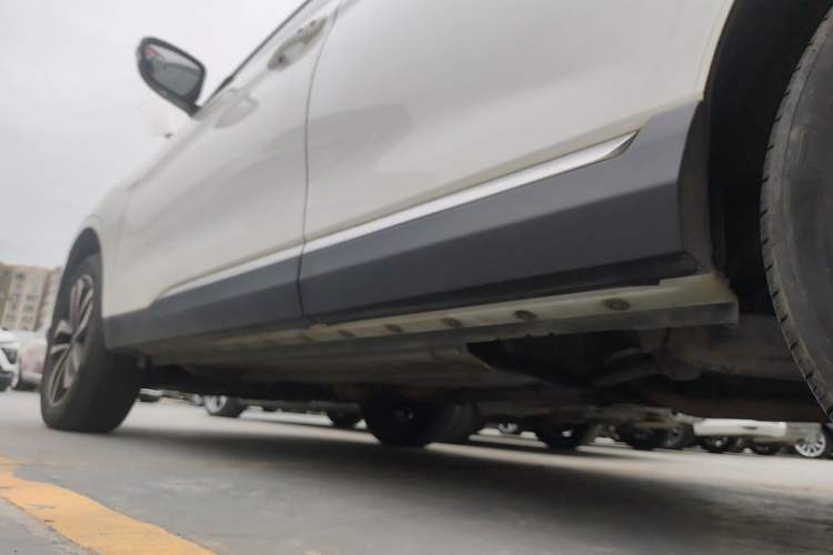 Used Venucia T90 2017 2.0L CVT Smart Edition Left Side Sill
