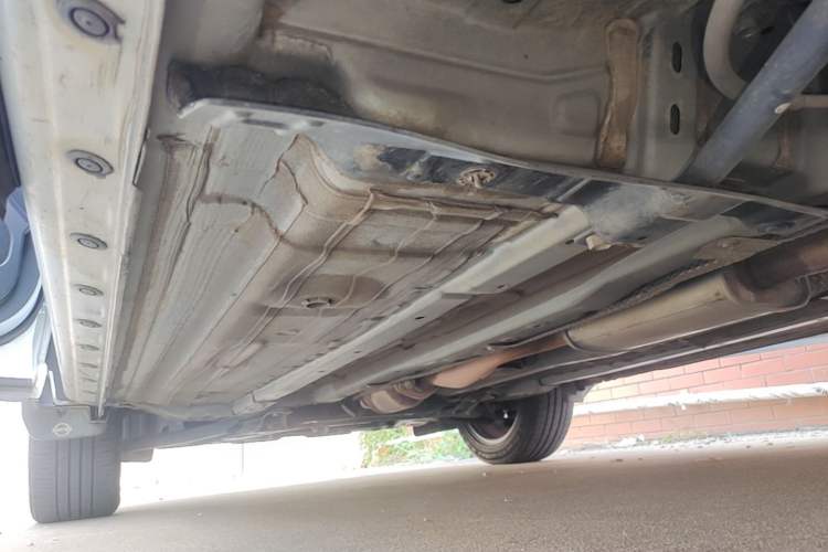 Used Venucia T90 2017 2.0L CVT Smart Edition Left Side Sill