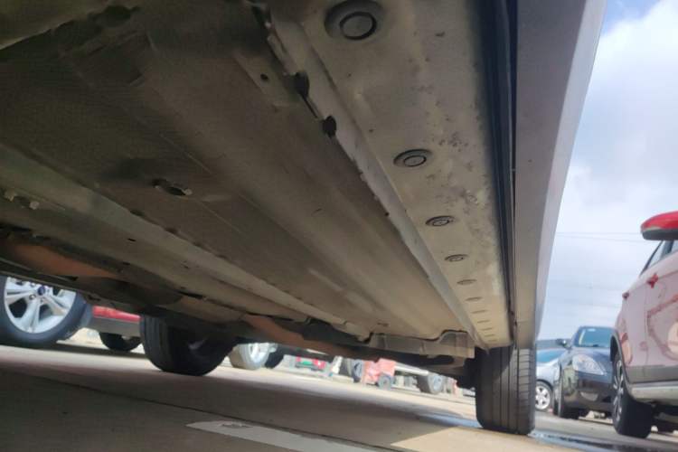 Used Venucia T90 2017 2.0L CVT Smart Edition Left Side Sill